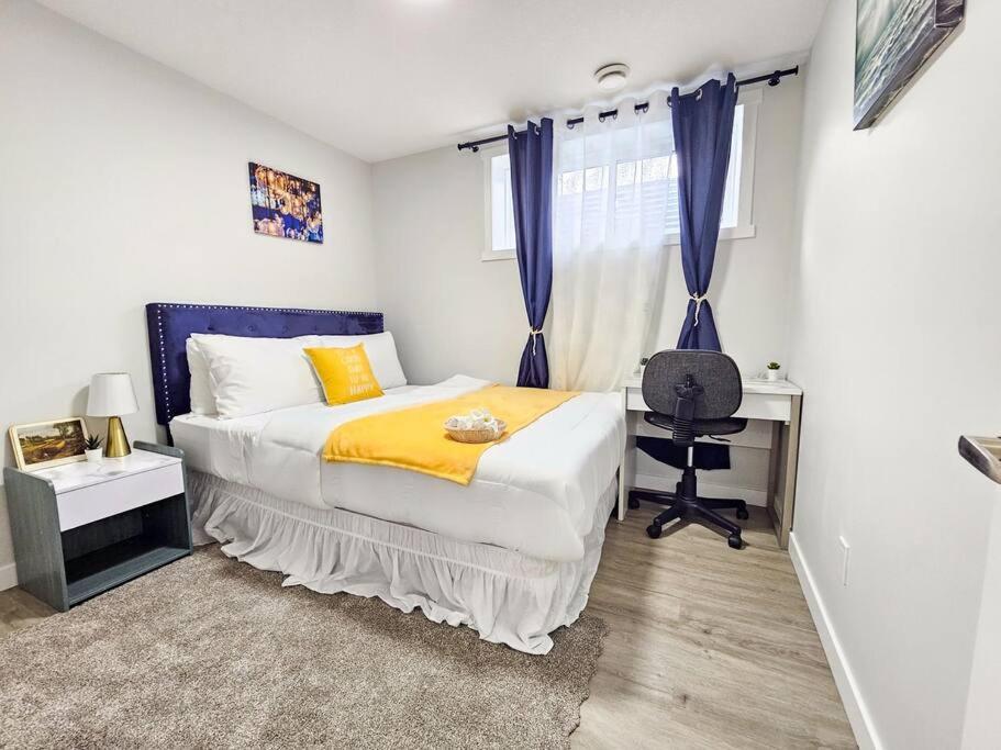 Cozy Suites In Calgary Area Balzac Exterior photo