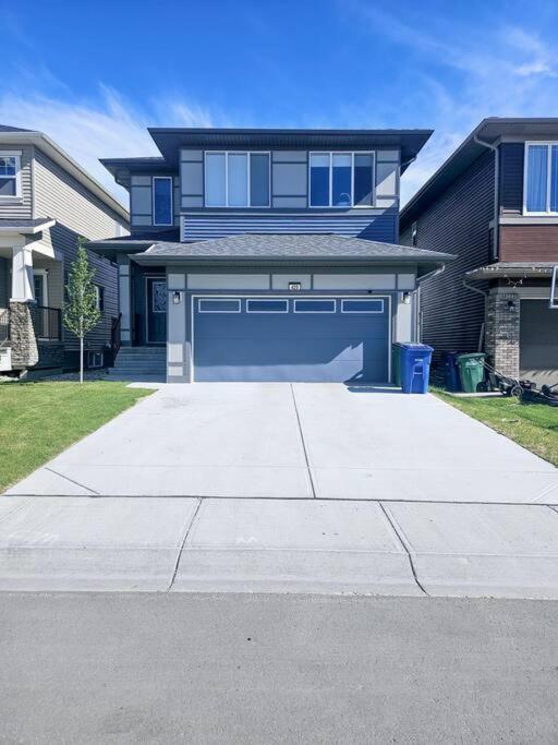 Cozy Suites In Calgary Area Balzac Exterior photo